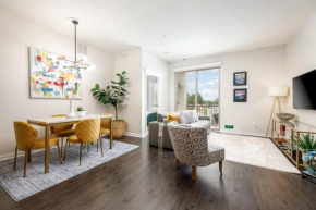 Fun & trendy condo close to downtown and the beach